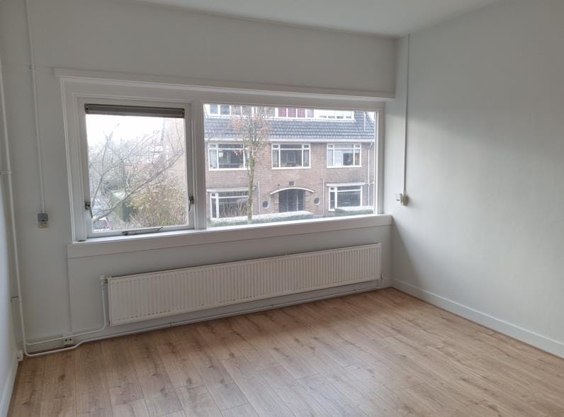 Photo 4 of Diepenbrockstraat 42