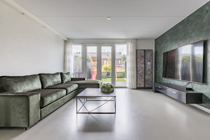 Foto 2 van Purperreiger 37