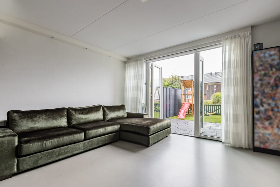 Foto 7 van Purperreiger 37