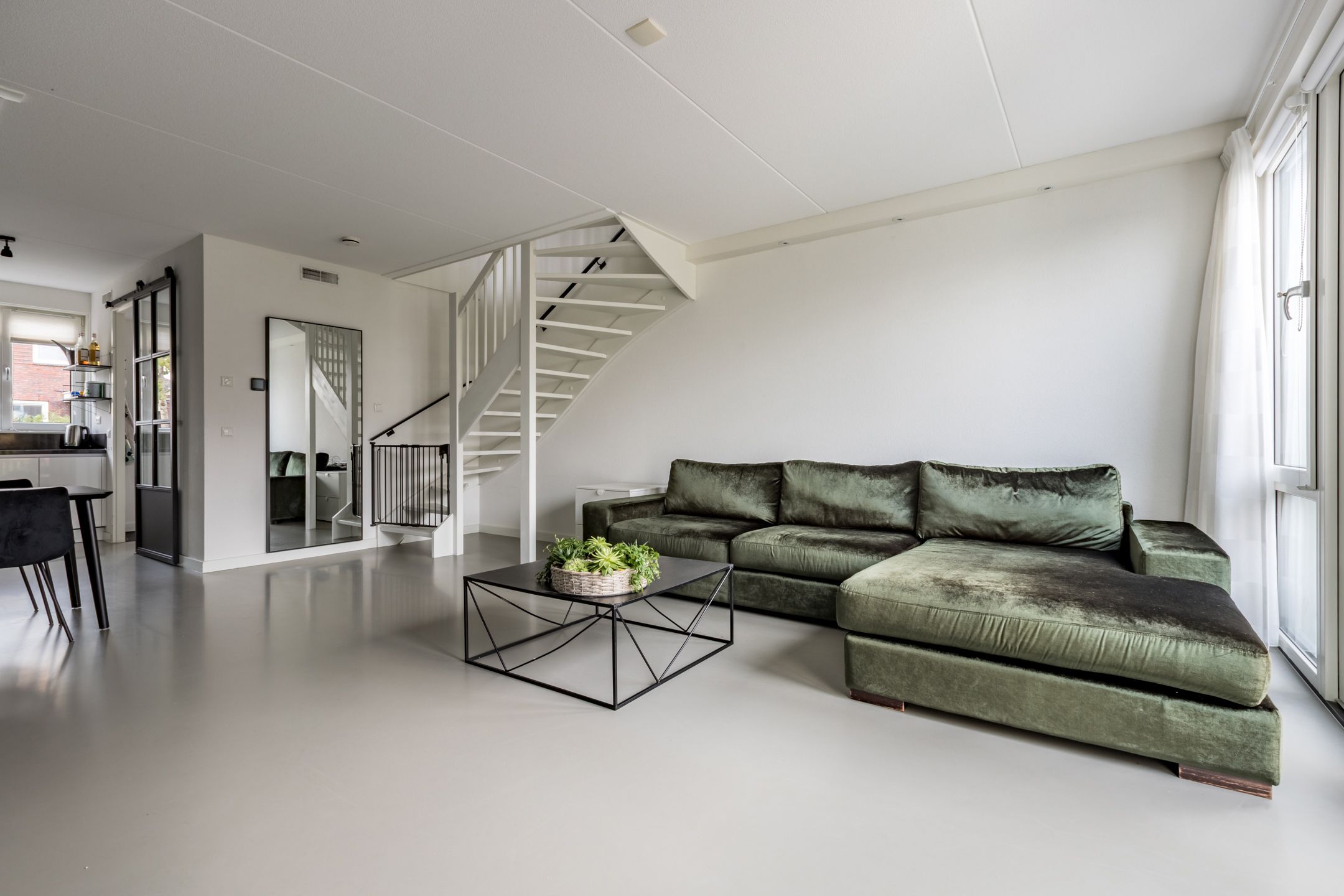 Foto 9 van Purperreiger 37