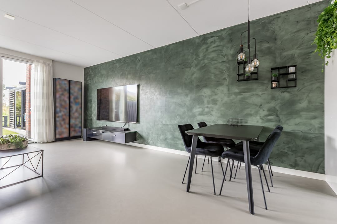 Foto 11 van Purperreiger 37