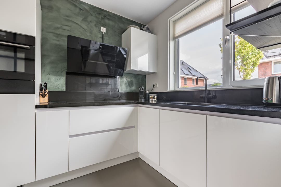 Foto 13 van Purperreiger 37