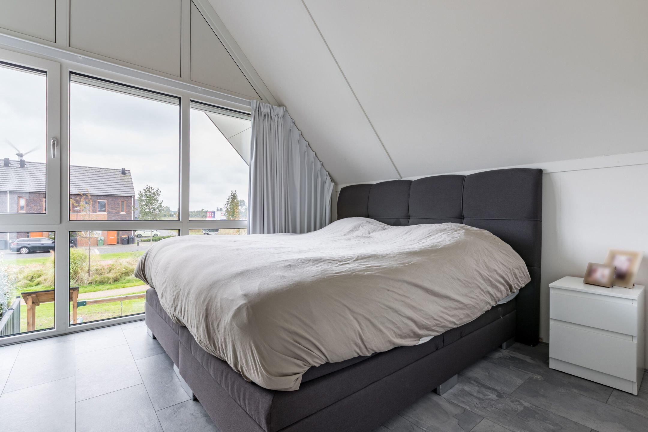 Foto 18 van Purperreiger 37