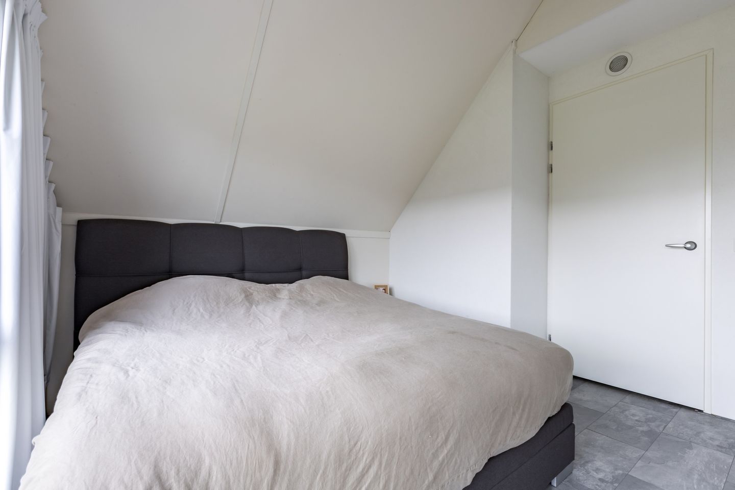 Foto 20 van Purperreiger 37