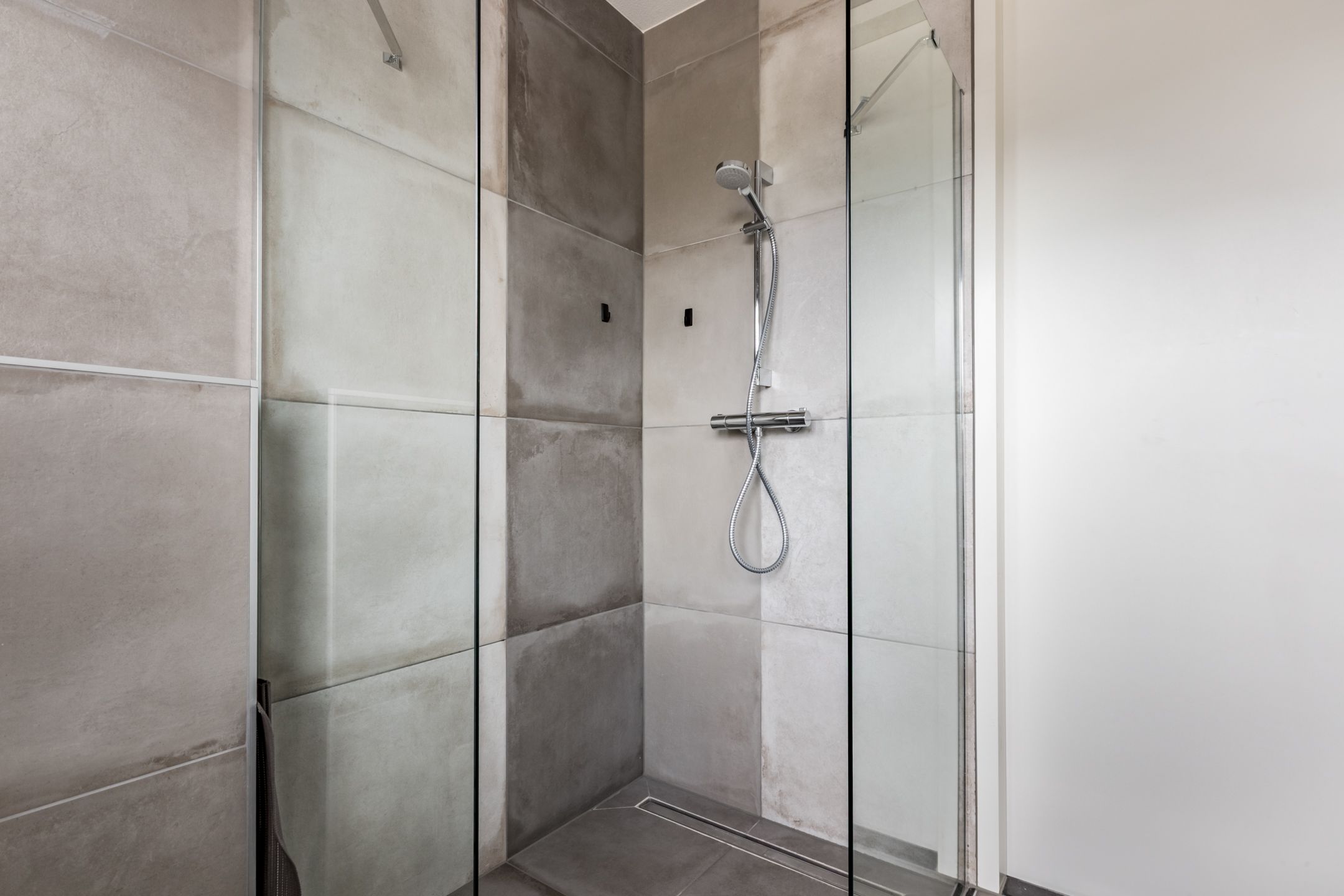 Foto 27 van Purperreiger 37