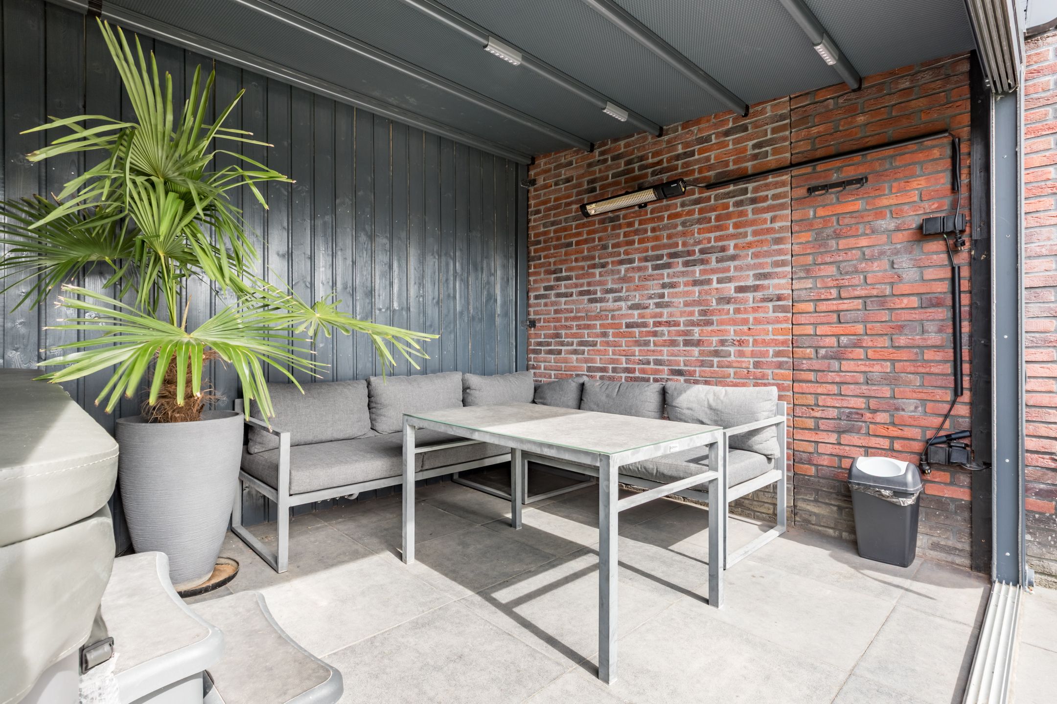 Foto 33 van Purperreiger 37