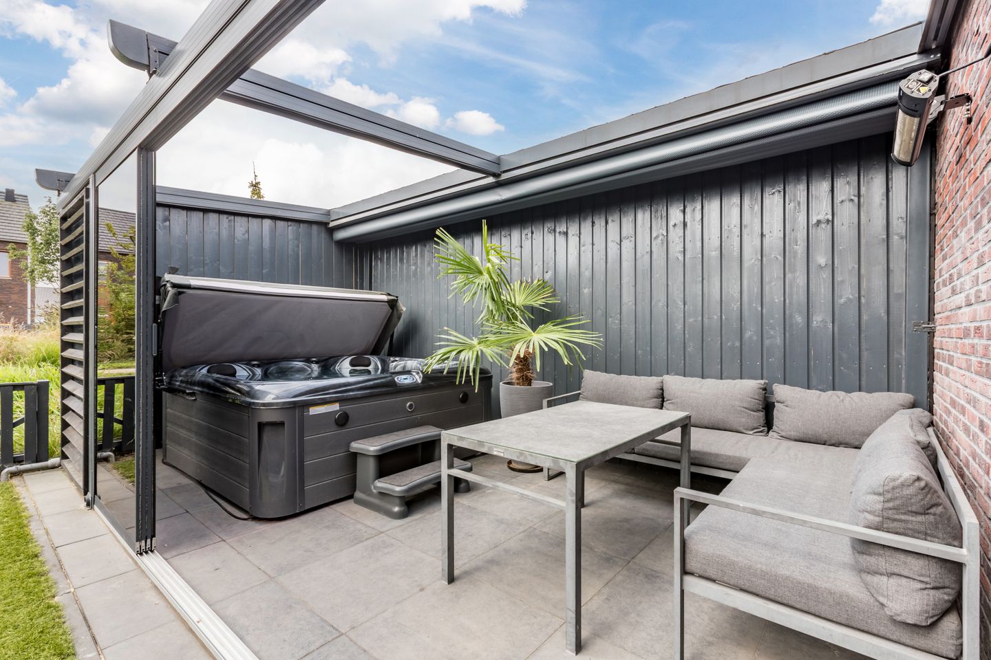 Foto 34 van Purperreiger 37