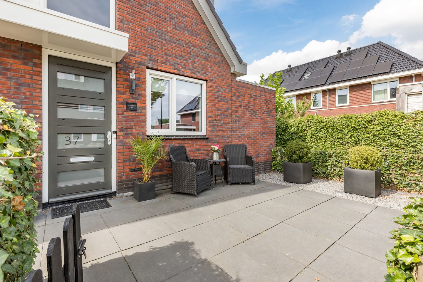 Foto 40 van Purperreiger 37