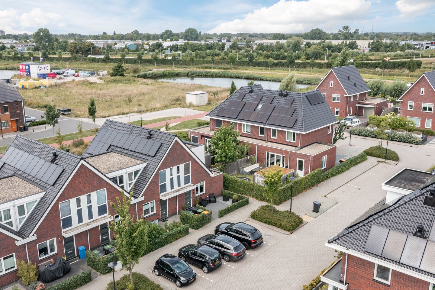 Foto 44 van Purperreiger 37