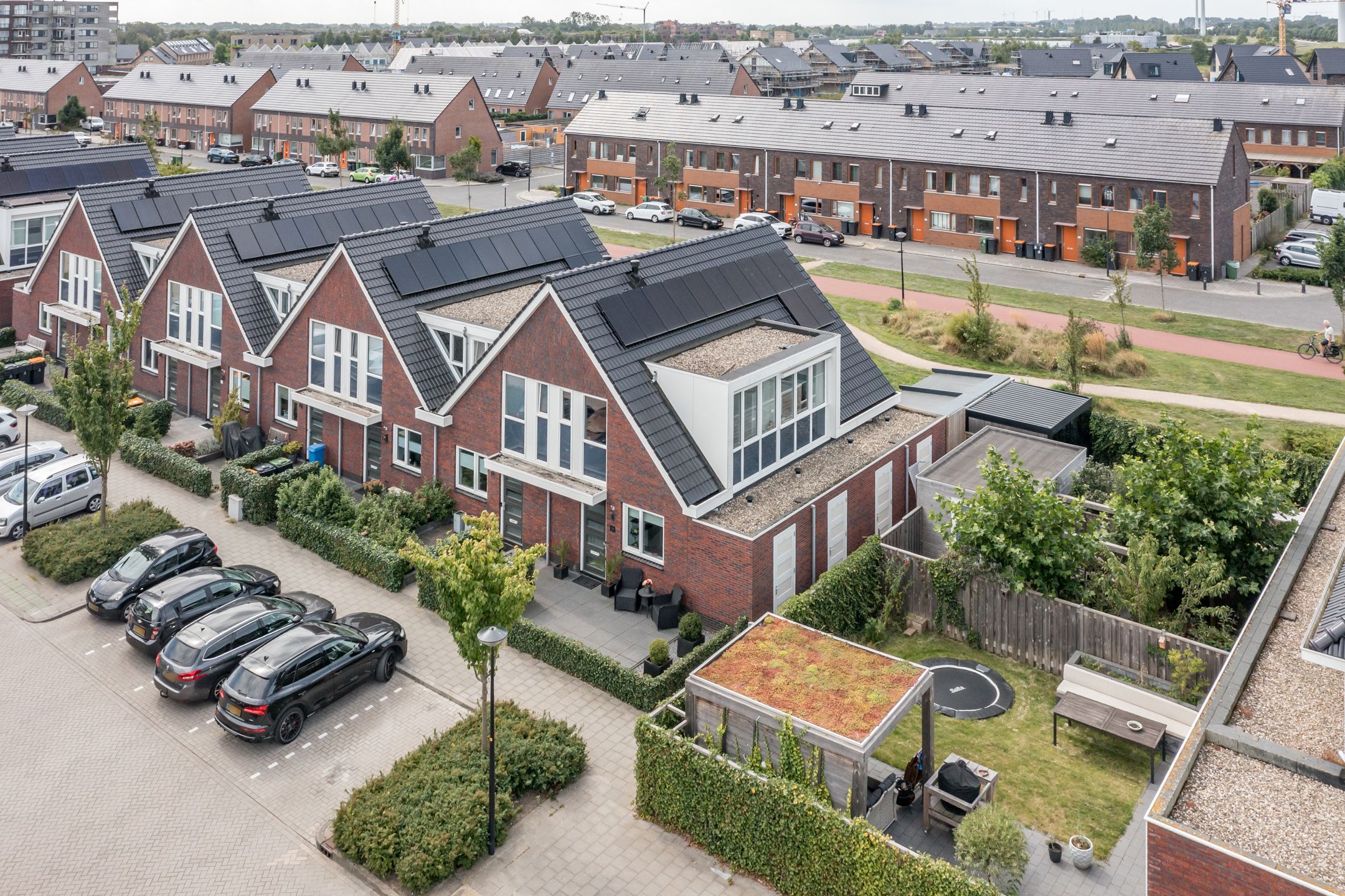 Foto 45 van Purperreiger 37