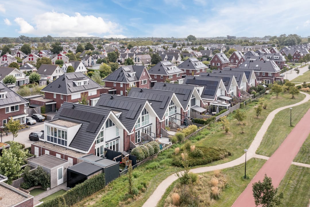 Foto 46 van Purperreiger 37