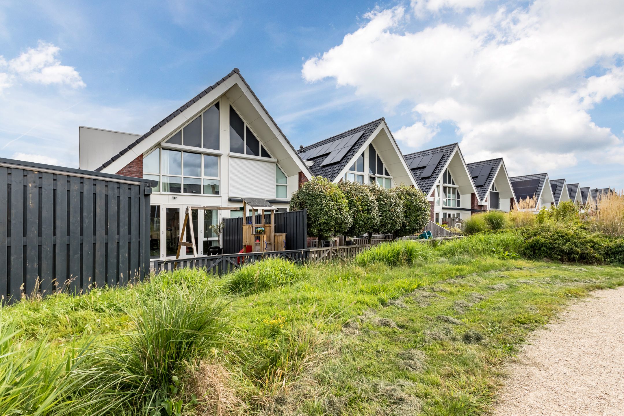 Foto 48 van Purperreiger 37