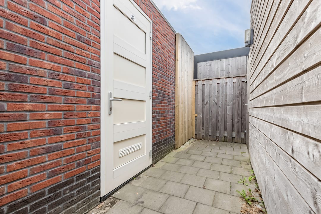 Foto 43 van Purperreiger 37