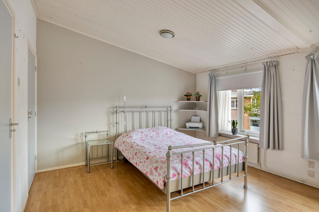 Photo 23 of Reinout van Valkenburgstraat 13