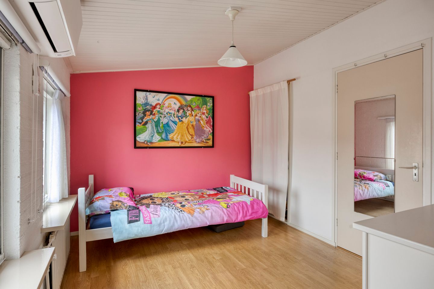 Photo 25 of Reinout van Valkenburgstraat 13