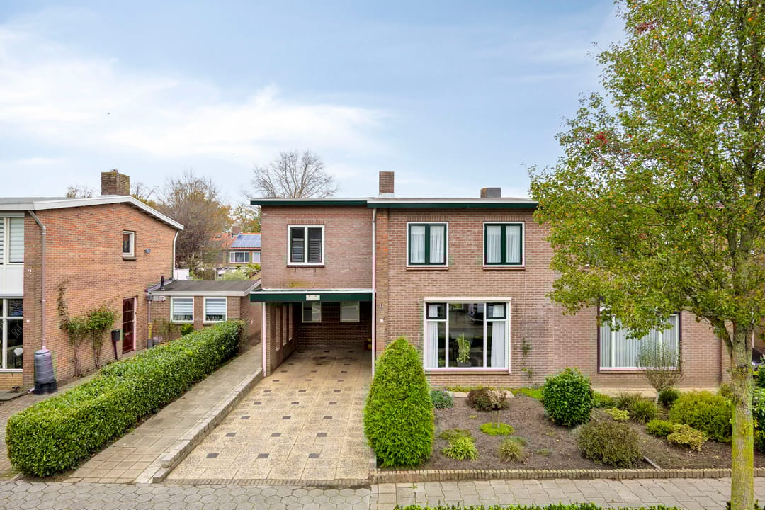 Photo 38 of Reinout van Valkenburgstraat 13