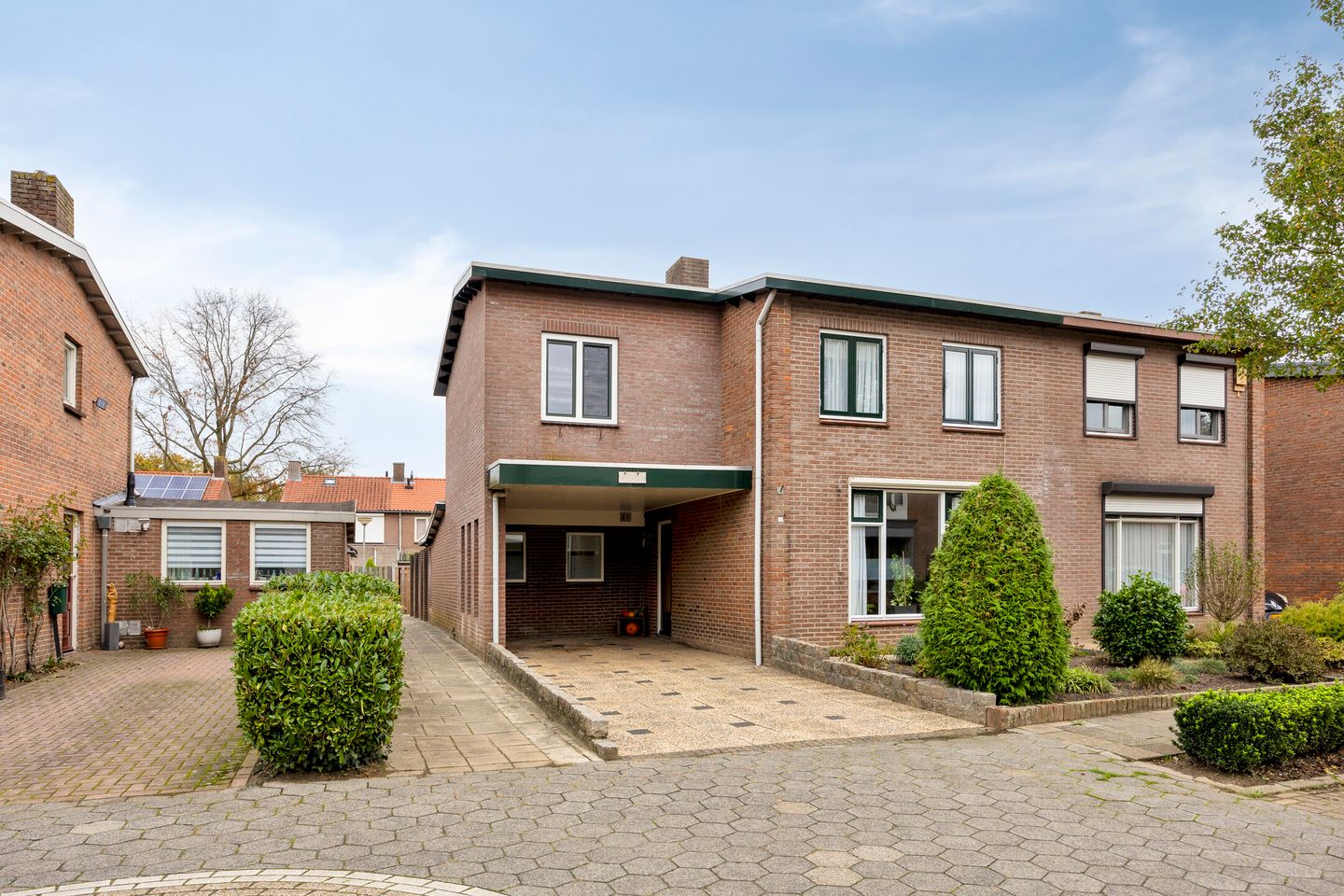 Photo 35 of Reinout van Valkenburgstraat 13