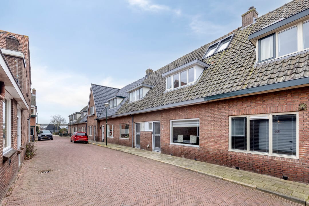 Photo 32 of Kanaalstraat 15