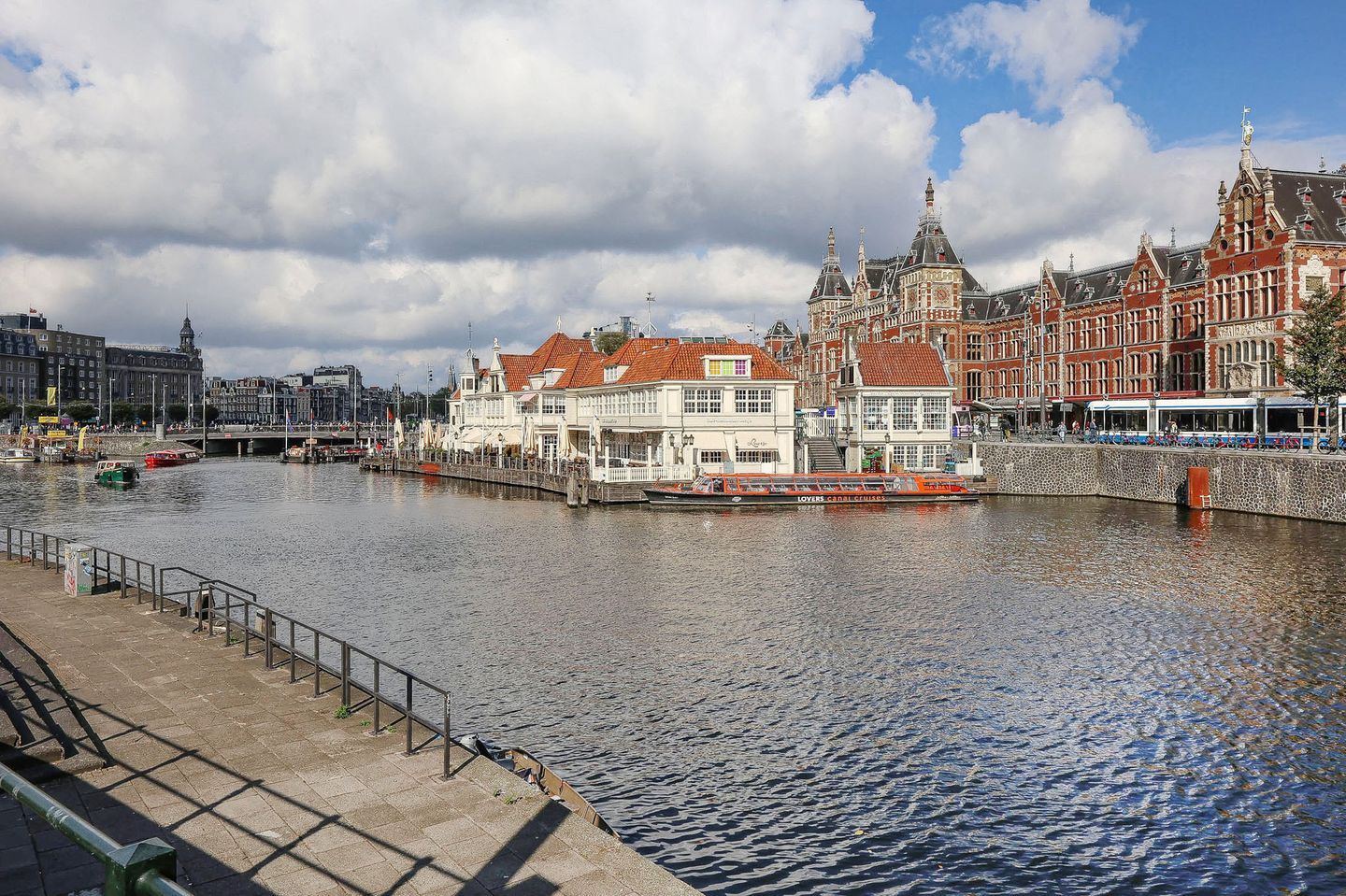 Photo 29 of Binnenkant 1-B