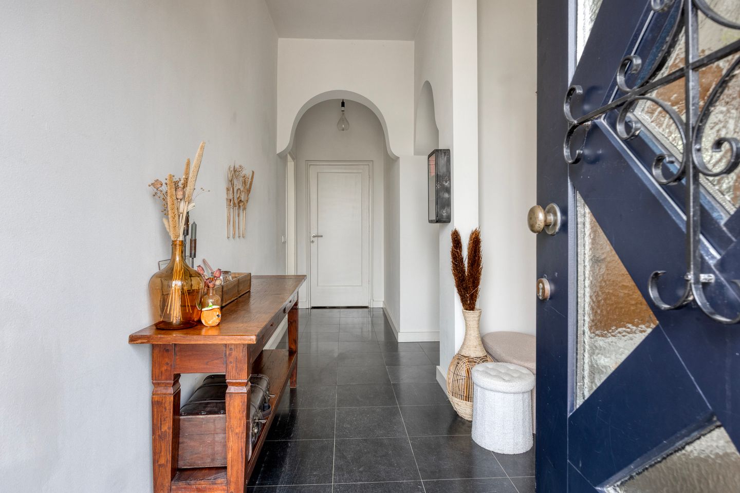 Charming Monumental Detached House with Spacious Outdoor Storage — 10