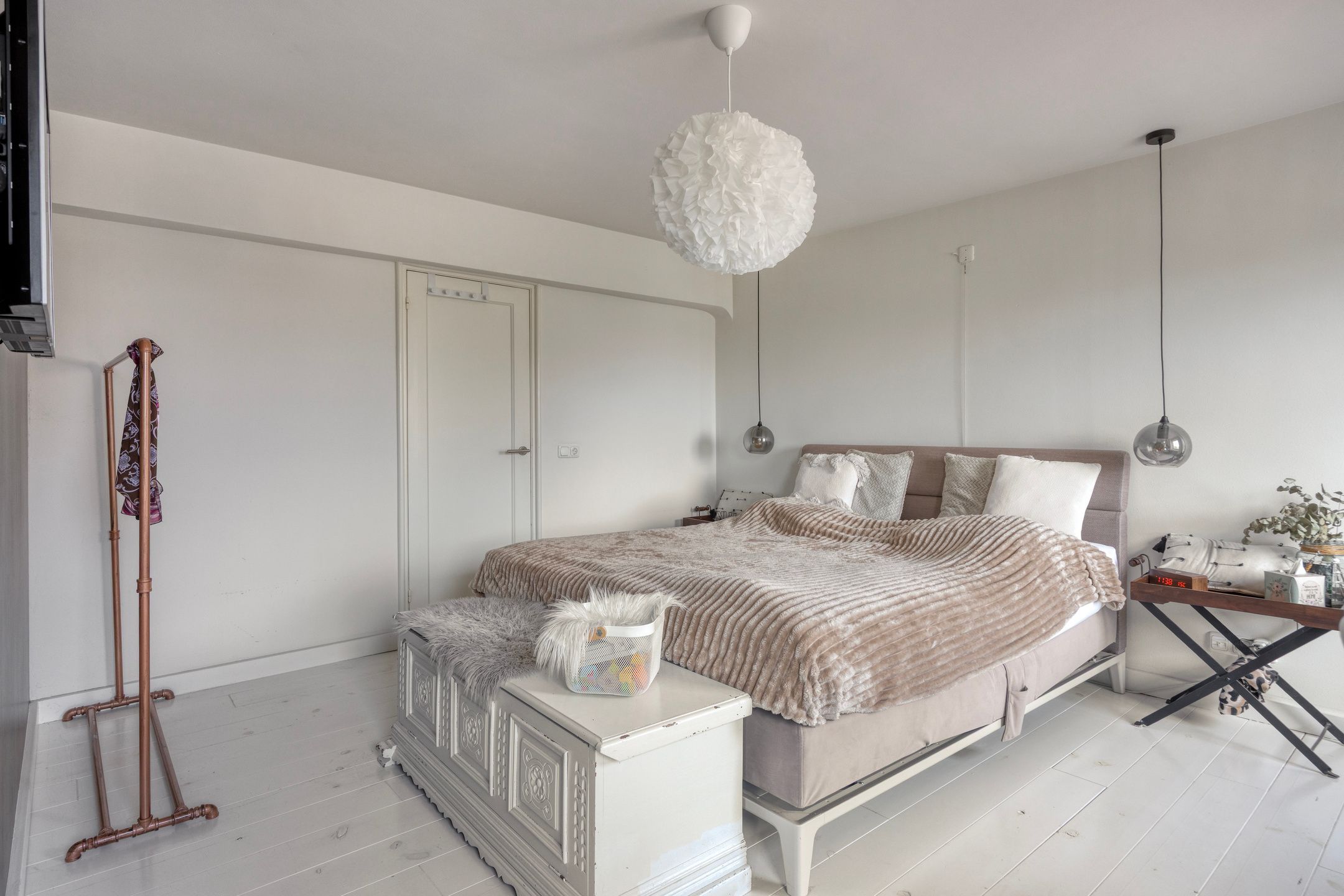 Charming Monumental Detached House with Spacious Outdoor Storage — 42