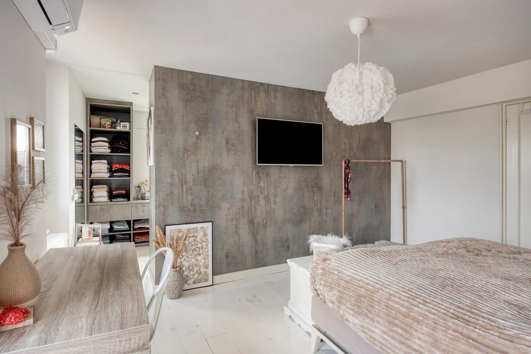 Charming Monumental Detached House with Spacious Outdoor Storage — 44