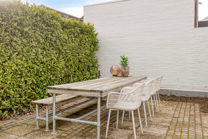 Charming Monumental Detached House with Spacious Outdoor Storage — 65