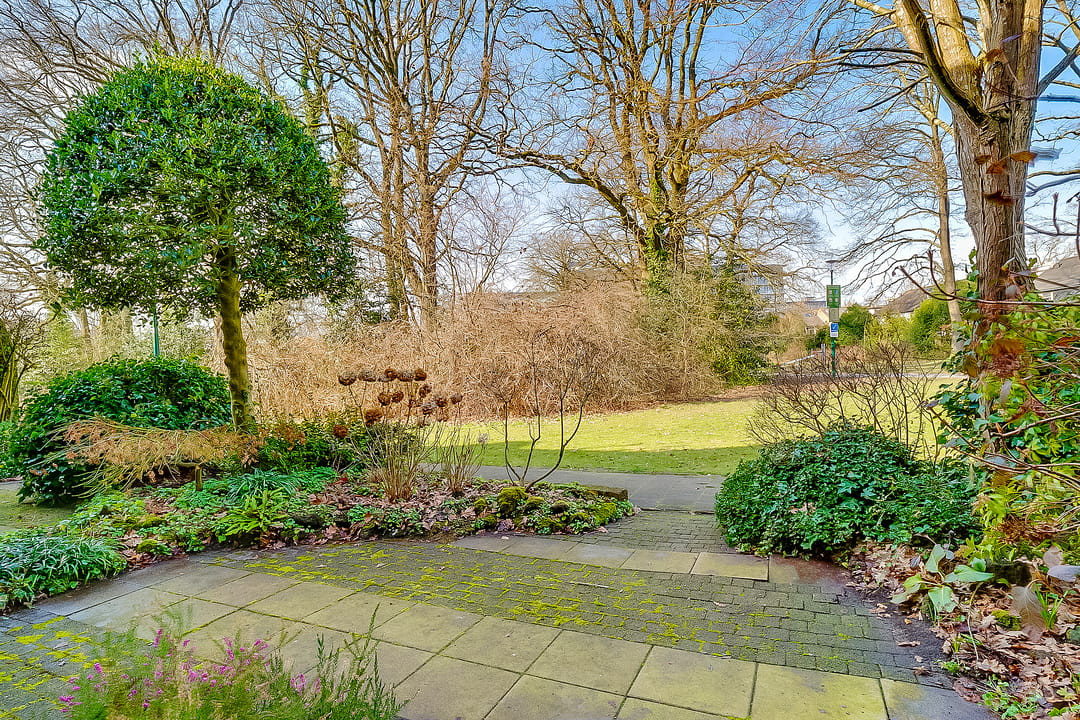 Photo 2 of Gerrit van der Veenstraat 105