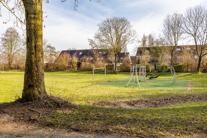 Well-maintained energy-efficient family home with sunny south-facing garden in Beijum-Oost — 18