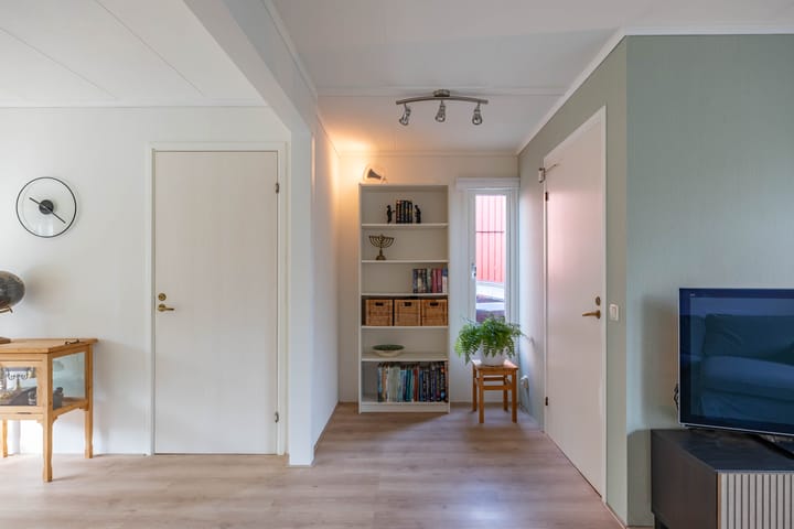 Well-maintained energy-efficient family home with sunny south-facing garden in Beijum-Oost — 38