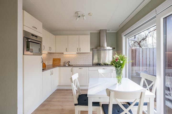 Well-maintained energy-efficient family home with sunny south-facing garden in Beijum-Oost — 40