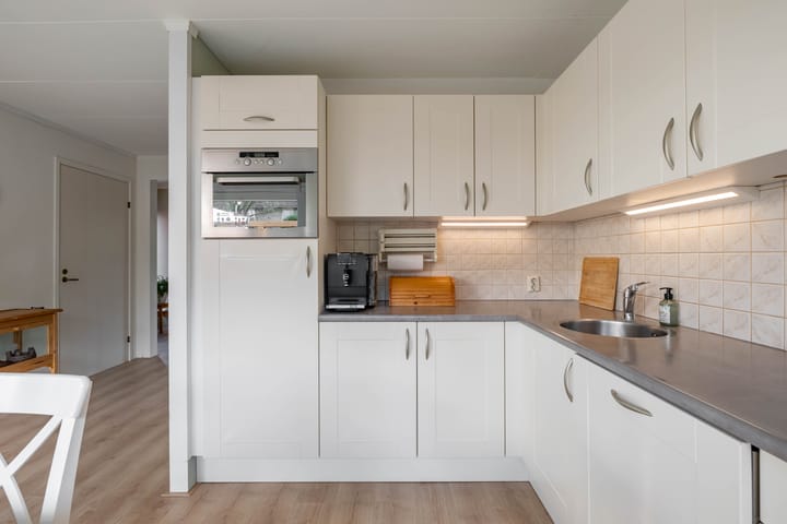 Well-maintained energy-efficient family home with sunny south-facing garden in Beijum-Oost — 44