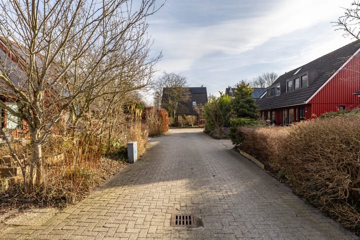 Well-maintained energy-efficient family home with sunny south-facing garden in Beijum-Oost — 20