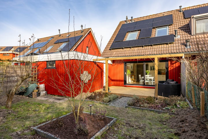Well-maintained energy-efficient family home with sunny south-facing garden in Beijum-Oost — 58