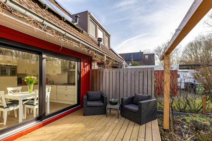 Well-maintained energy-efficient family home with sunny south-facing garden in Beijum-Oost — 64