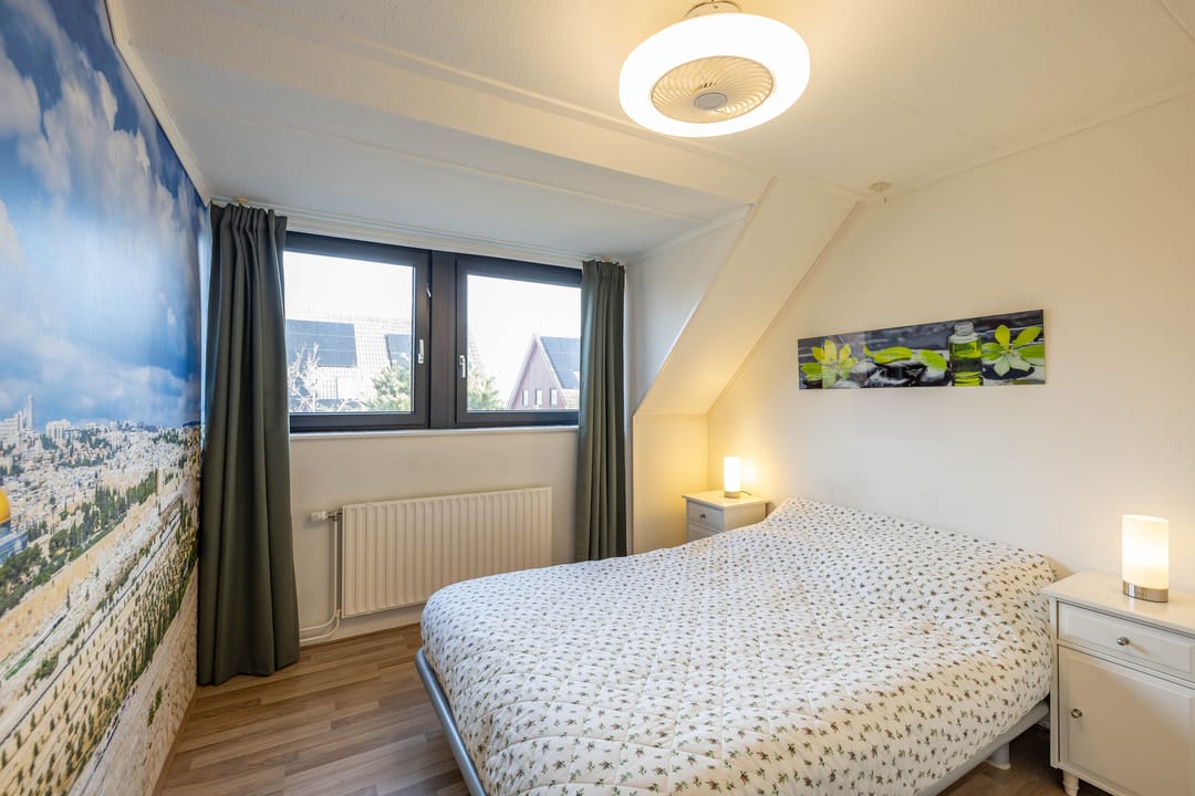 Well-maintained energy-efficient family home with sunny south-facing garden in Beijum-Oost — 73
