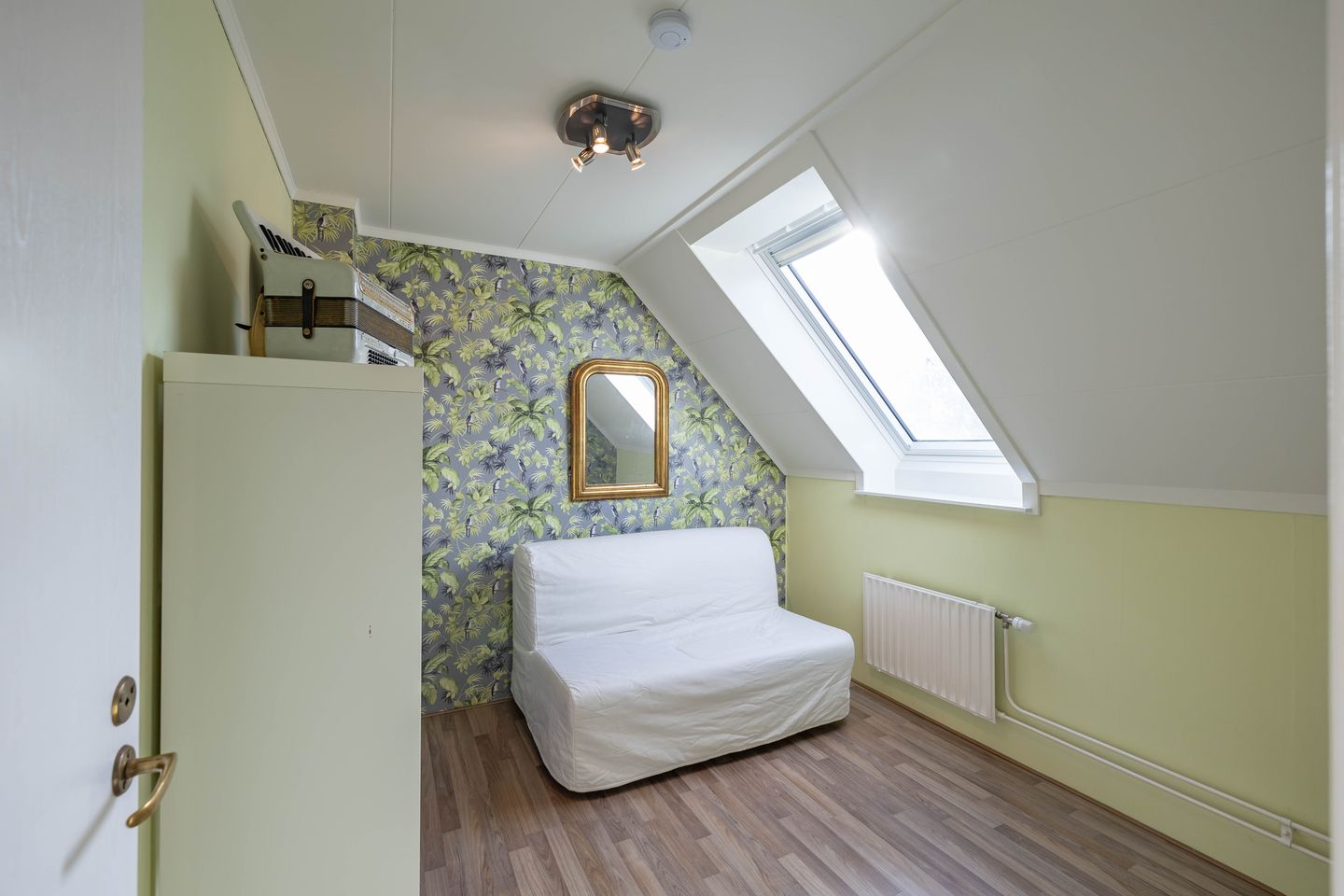 Well-maintained energy-efficient family home with sunny south-facing garden in Beijum-Oost — 77