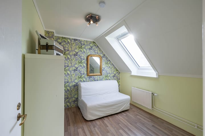 Well-maintained energy-efficient family home with sunny south-facing garden in Beijum-Oost — 76