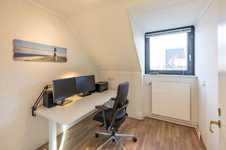 Well-maintained energy-efficient family home with sunny south-facing garden in Beijum-Oost — 82