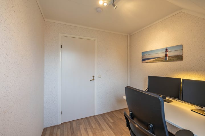 Well-maintained energy-efficient family home with sunny south-facing garden in Beijum-Oost — 84