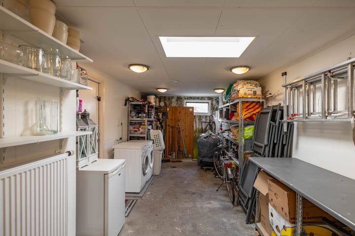 Well-maintained energy-efficient family home with sunny south-facing garden in Beijum-Oost — 96