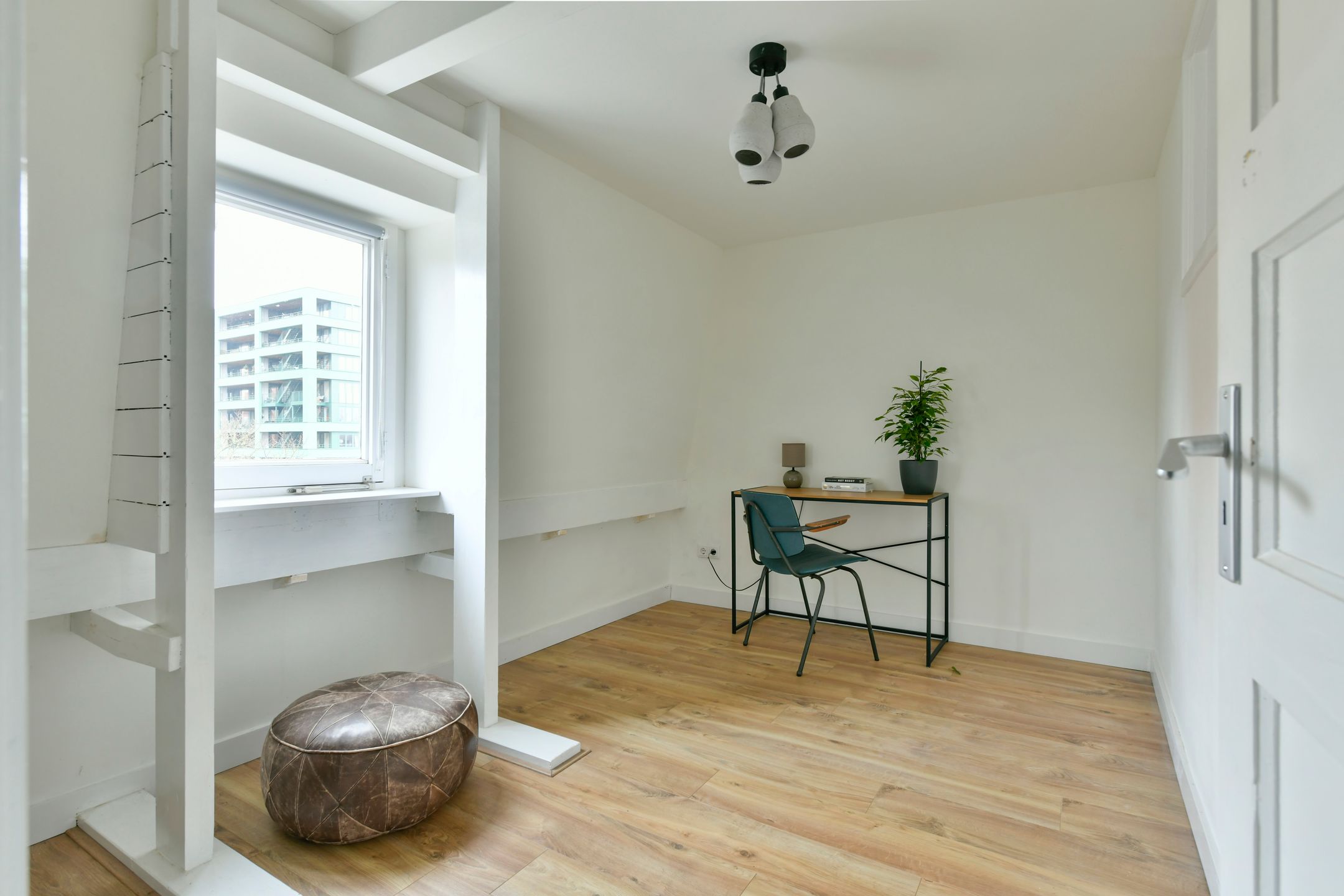 Foto 15 van Haarlemmerweg 573-2