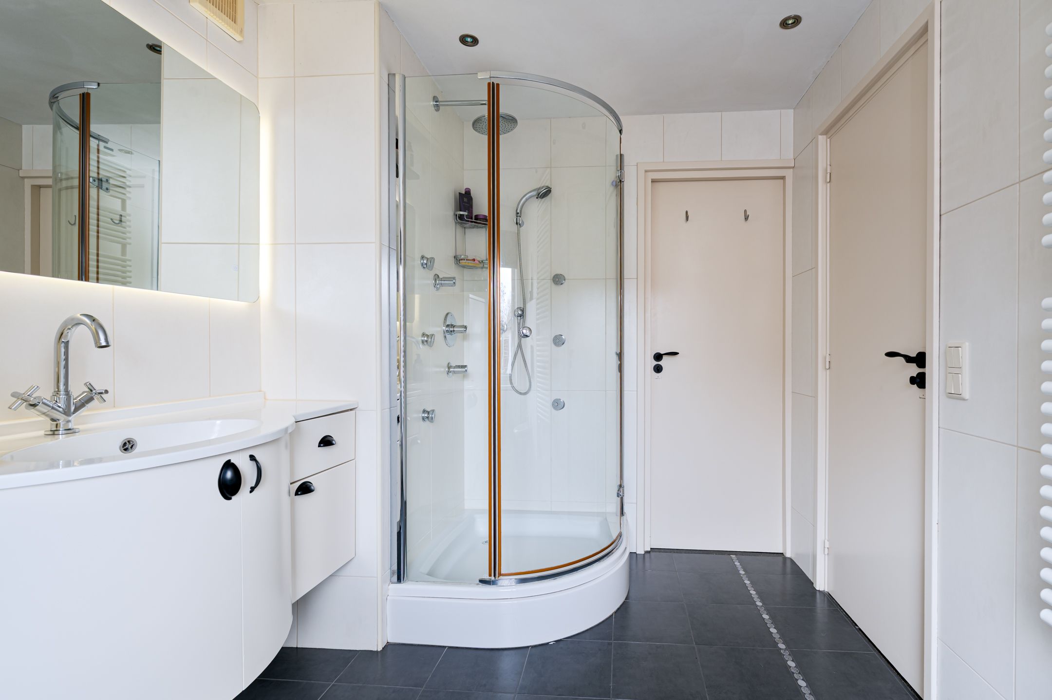 Foto 36 van Emmausstraat 5