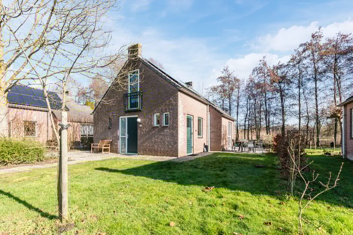 Foto 1 van Groene Heuvels 235