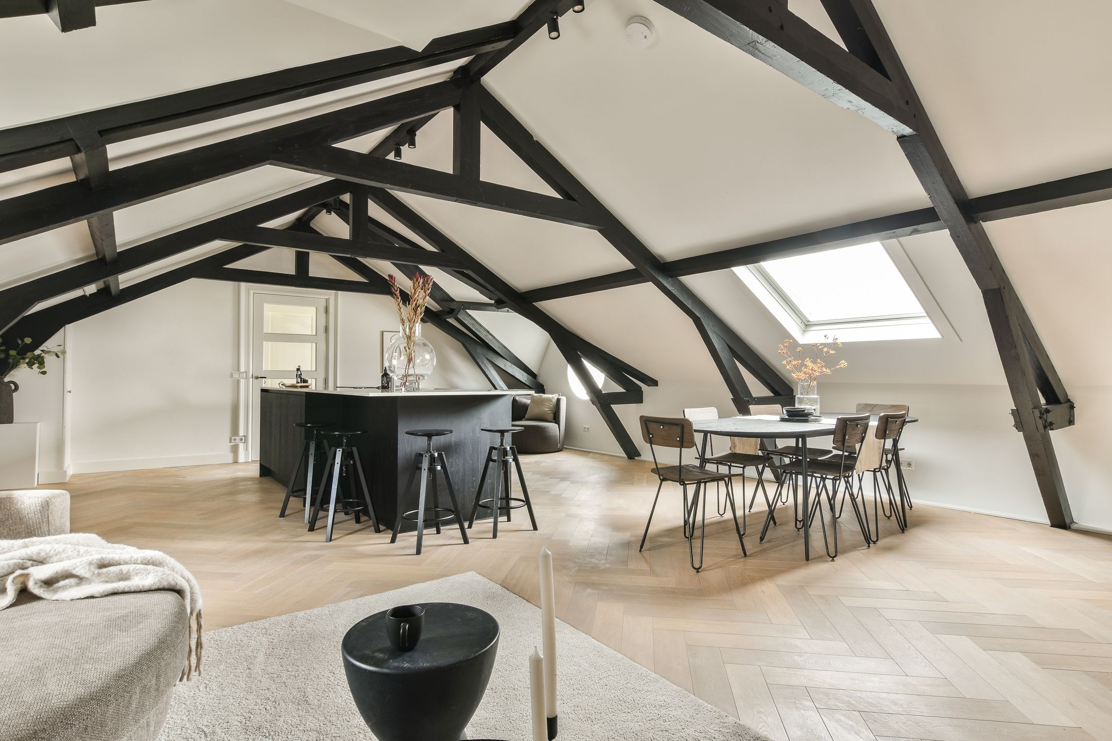 Photo 3 of Czaar Peterstraat 23-E