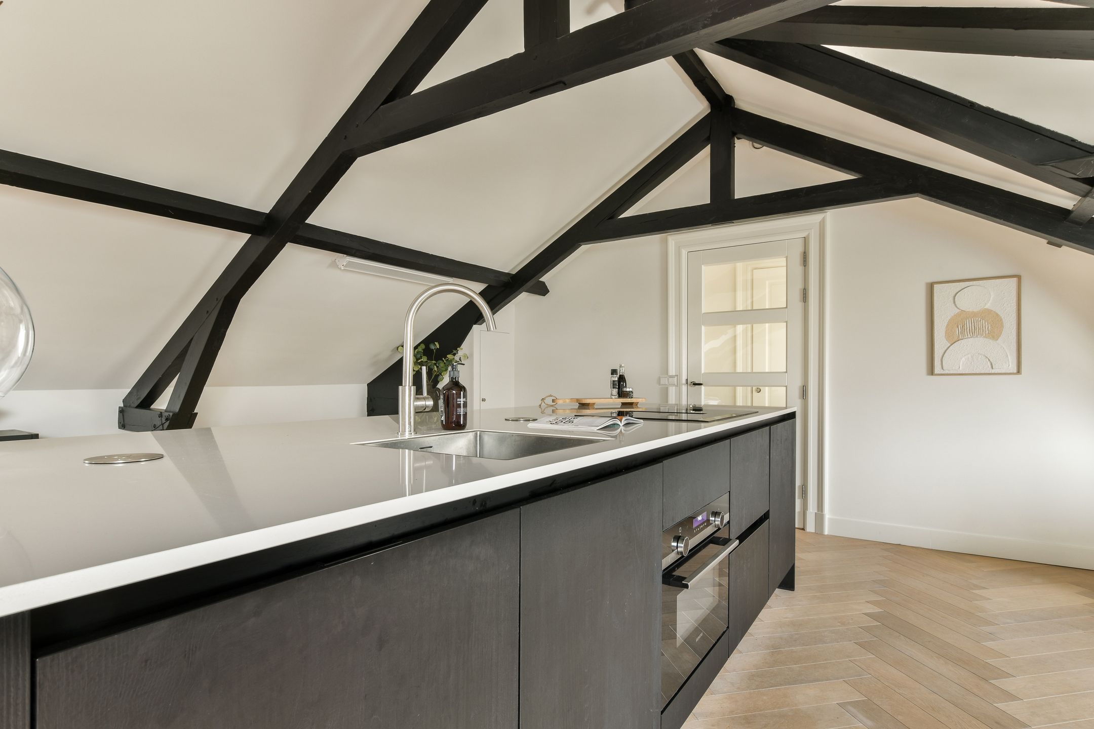 Photo 6 of Czaar Peterstraat 23-E