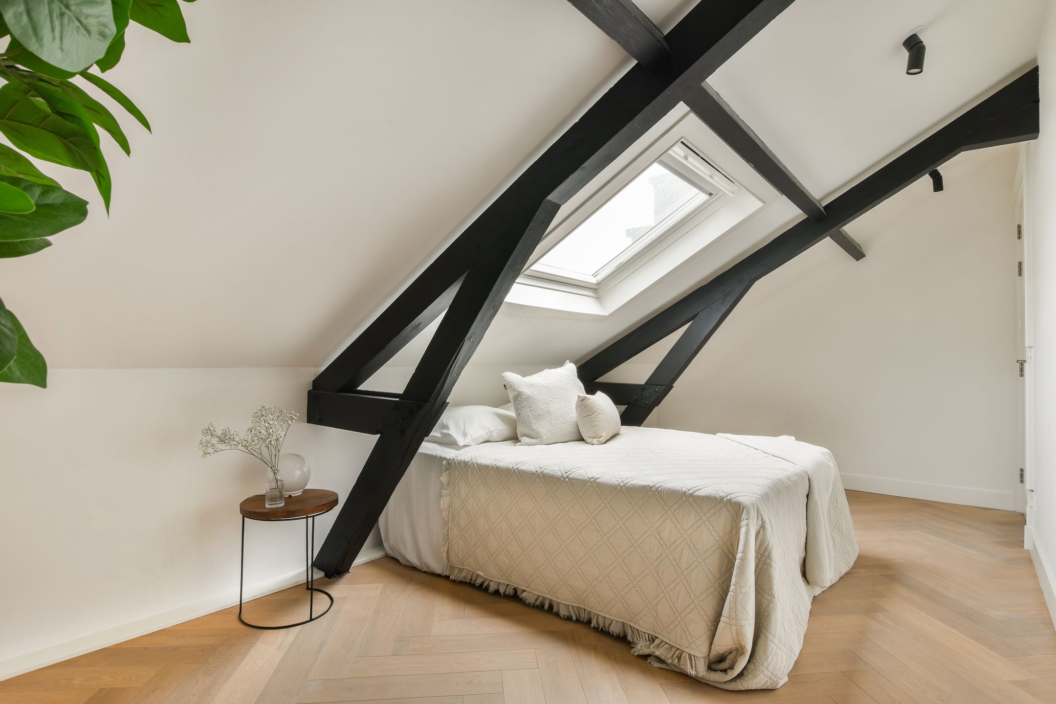 Photo 9 of Czaar Peterstraat 23-E