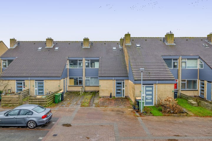 Photo 2 of Hoeker 17