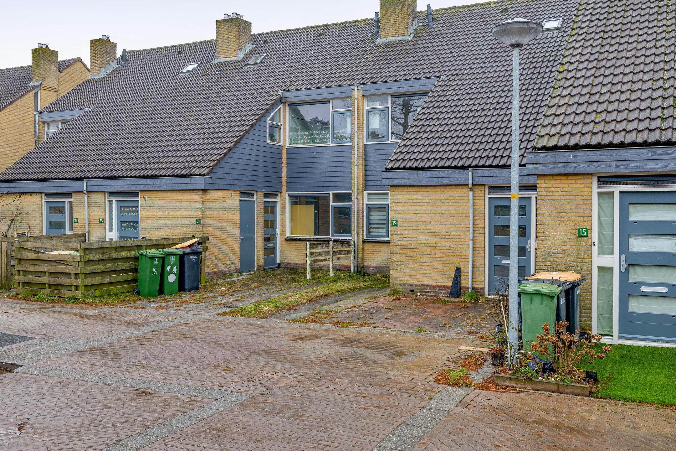 Photo 3 of Hoeker 17