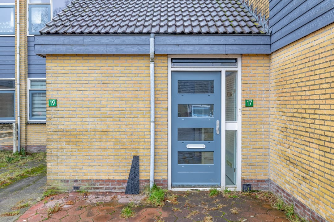 Photo 7 of Hoeker 17